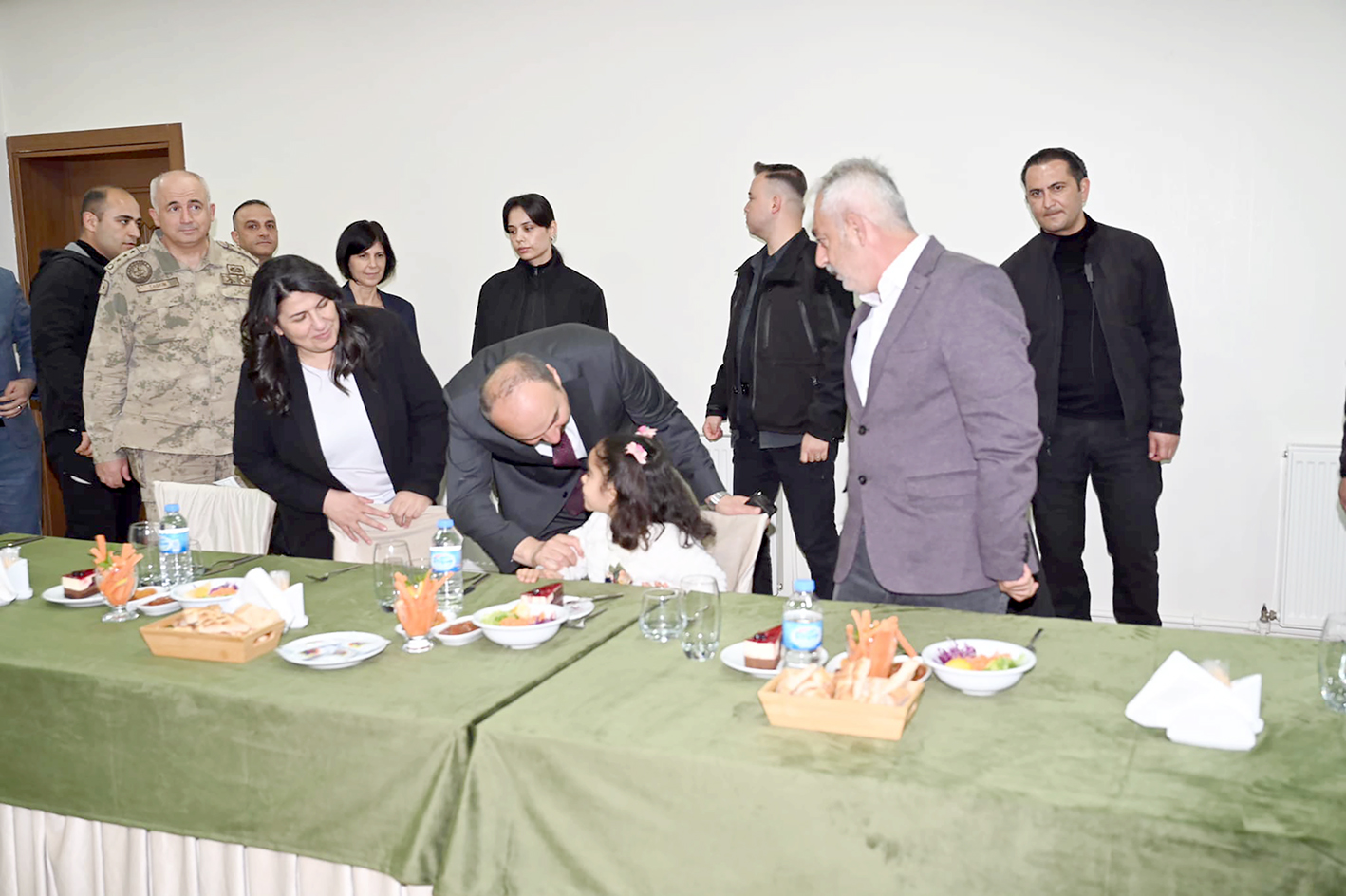 KORUYUCU AİLELER İFTARDA AĞIRLANDI