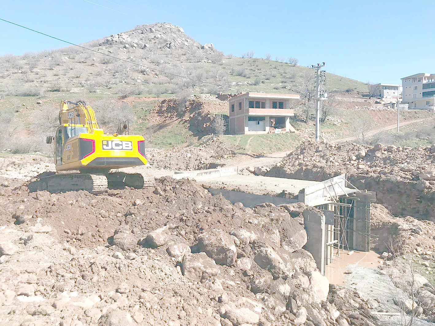 KÖYLERDEKİ MENFEZLER YENİLENİYOR