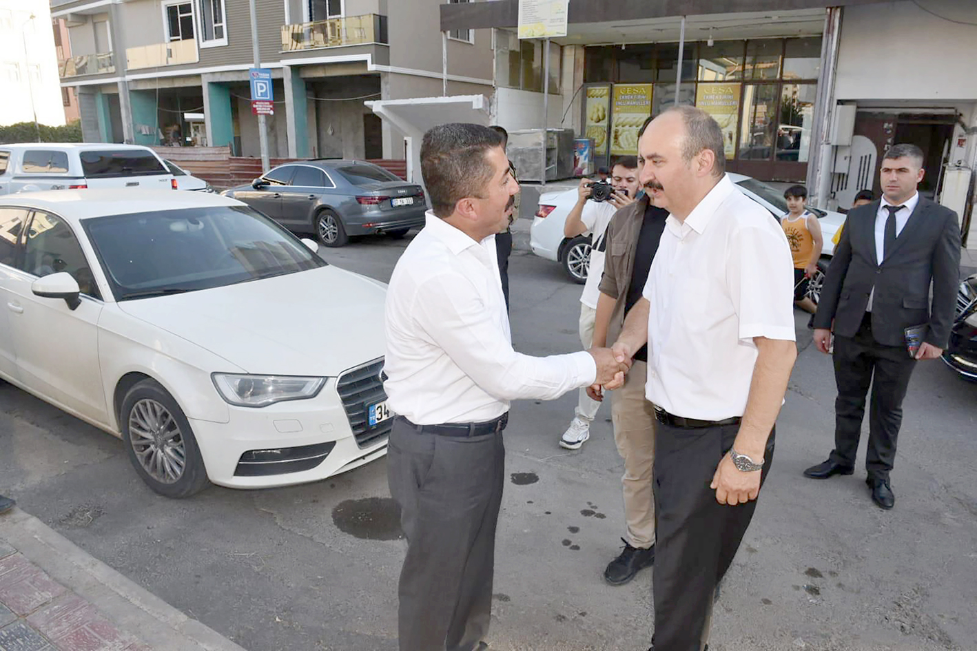 MAHALLELİ İSTEDİ, BELEDİYE ÇÖZÜME KAVUŞTURDU