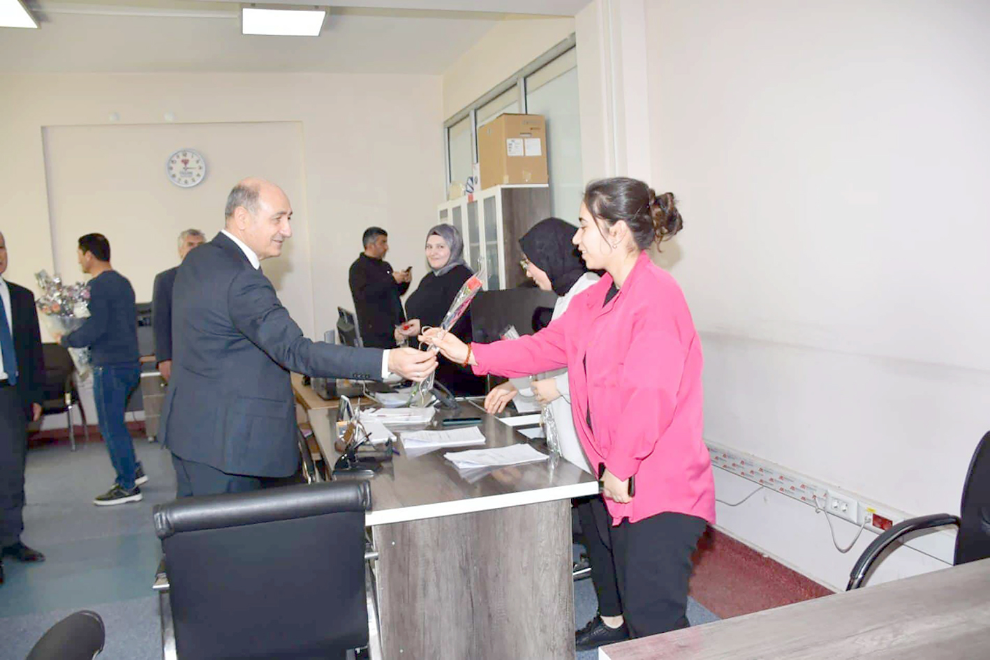 MÜDÜR KURTARAN, KADINLAR GÜNÜNÜ KUTLADI