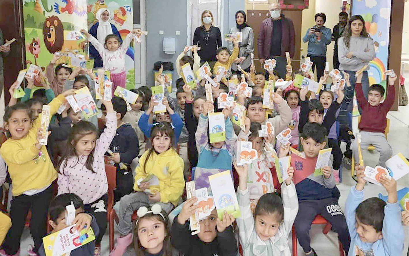 ÖĞRENCİLERE DİŞ BAKIM EĞİTİMİ