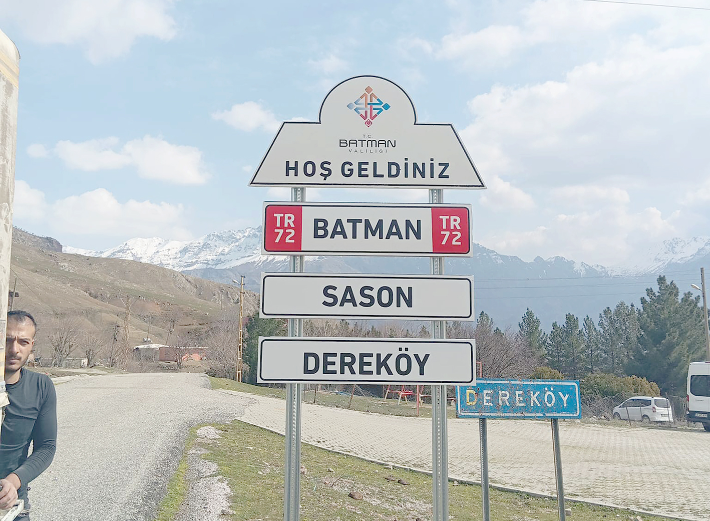 SASON’DA KÖY LEVHALARI YENİLENDİ