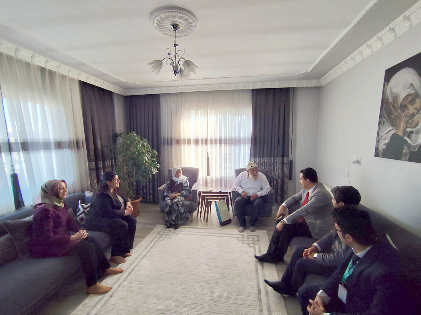 ŞEHİT AİLESİNE ZİYARET