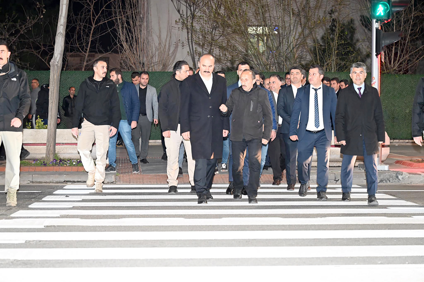 LED IŞIKLI GEÇİTLER HAYATA GEÇİRİLDİ