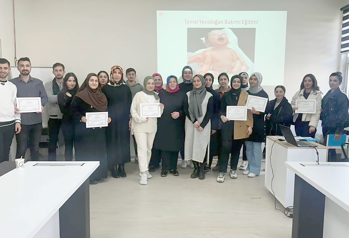 YENİDOĞAN BAKIM EĞİTİMİ DÜZENLENDİ