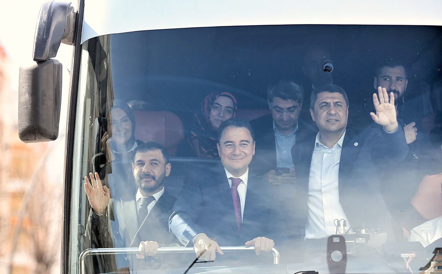 “HALKIMIZIN SEVGİSİ YOLLARA TAŞTI”