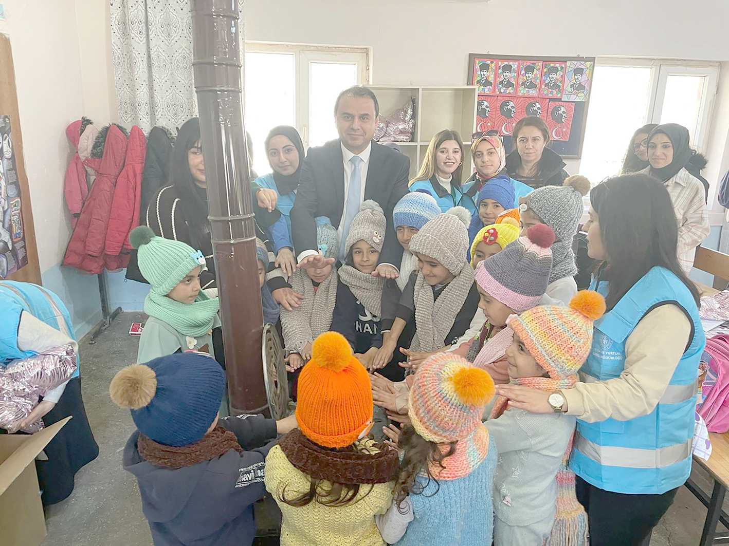 YURT ÖĞRENCİLERİ, KÖY ÖĞRENCİLERİNİ UNUTMADI