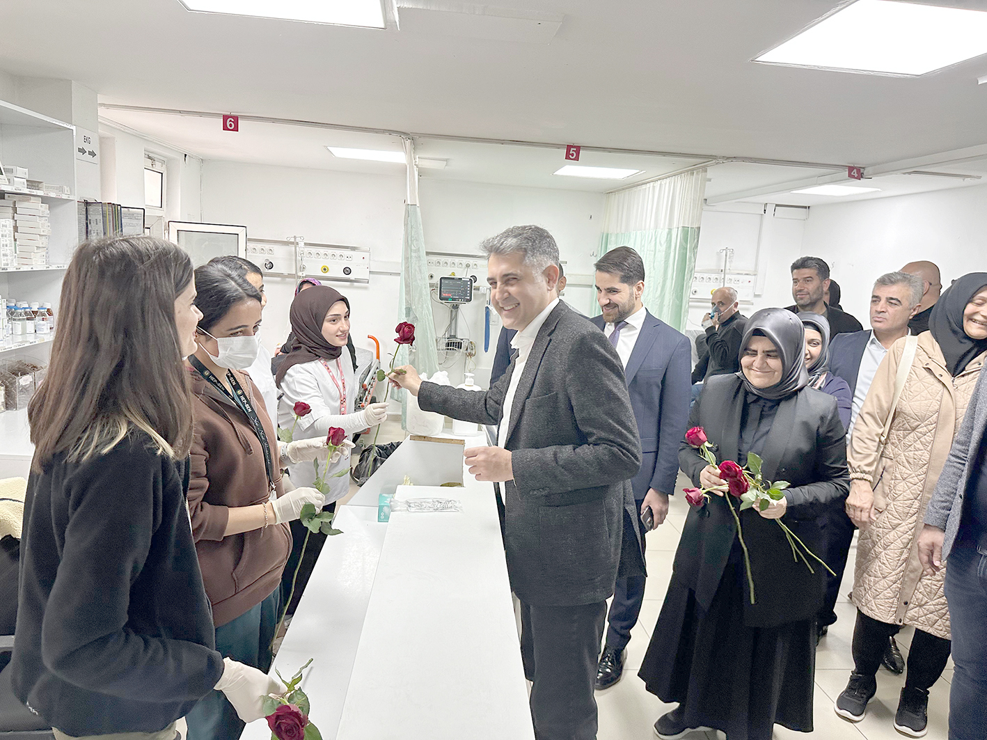 SAĞLIKÇILARIN TIP BAYRAMINI KUTLADI