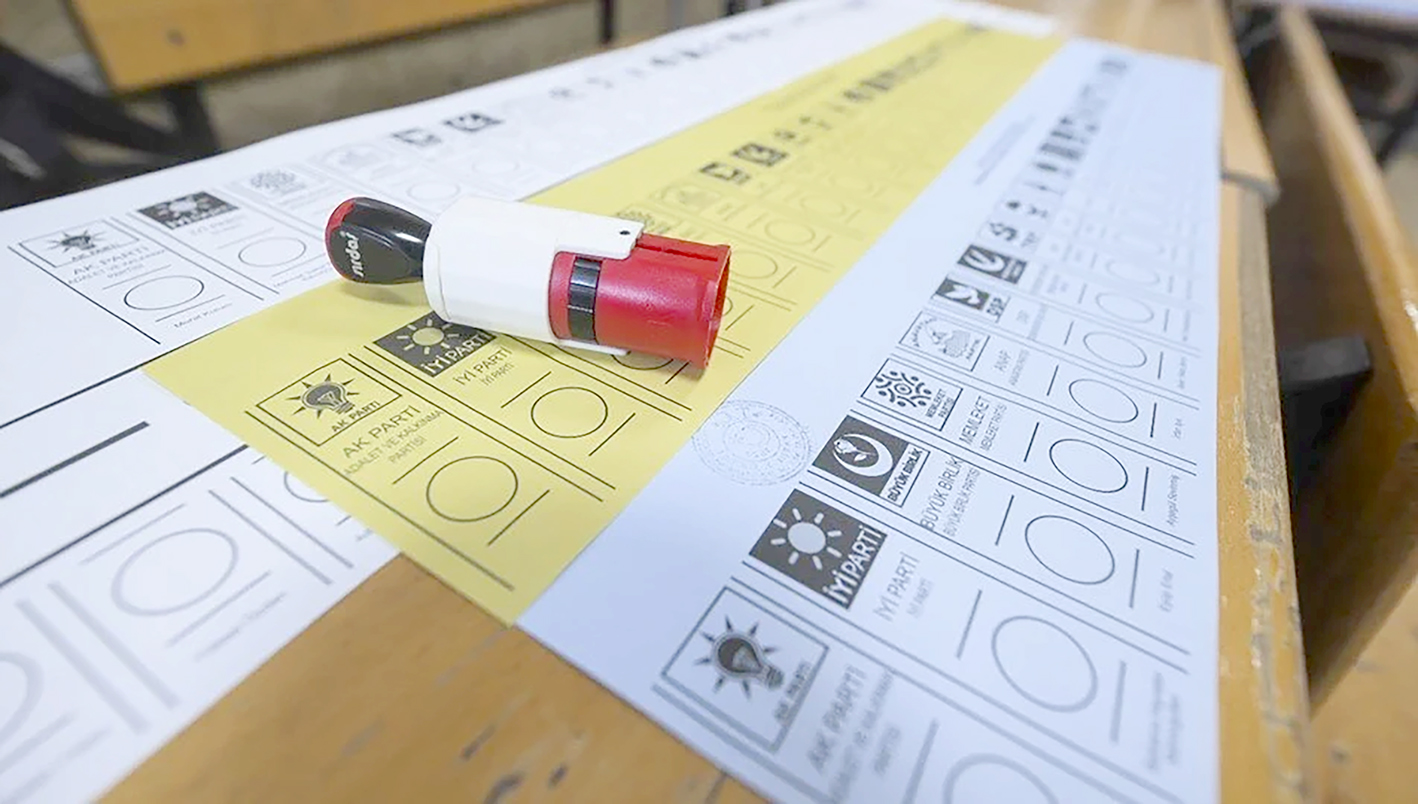 İLDE BEKLENEN SONUÇ, İLÇELERDE SÜRPRİZ