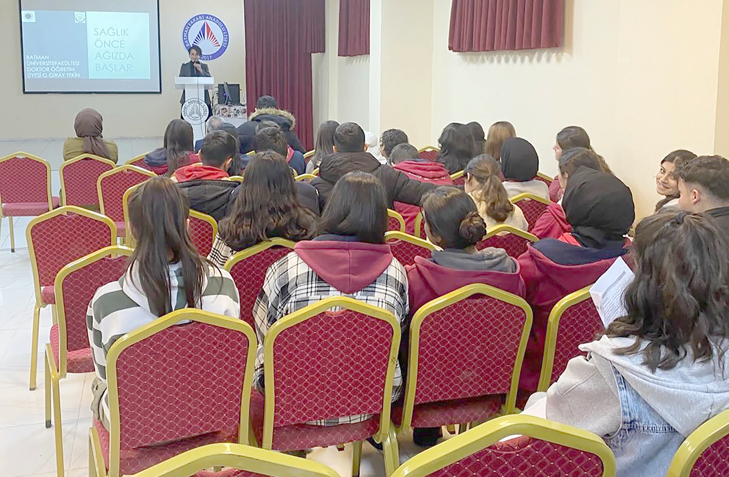 AKADEMİSYEN-ÖĞRENCİ BULUŞMALARI DEVAM EDİYOR