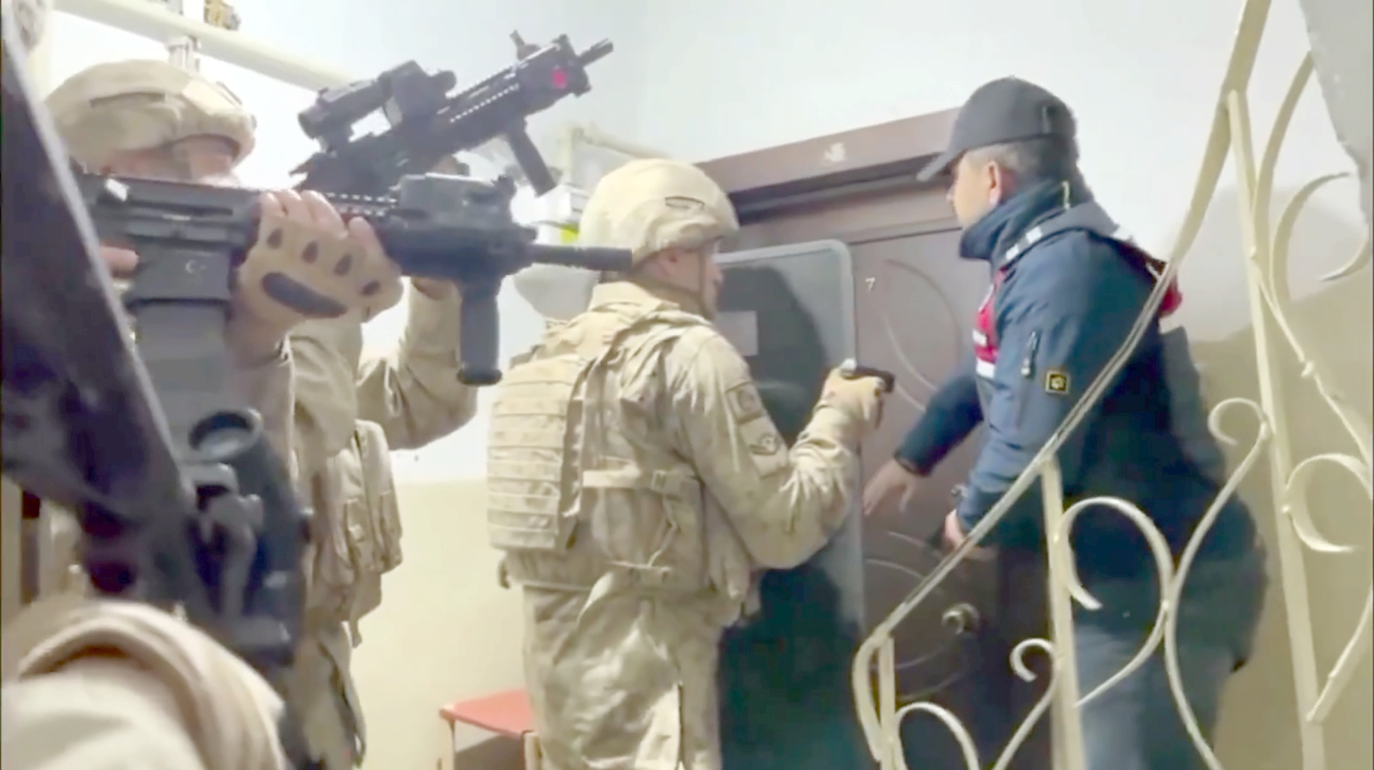 19 İLDE 45 ŞÜPHELİ YAKALANDI