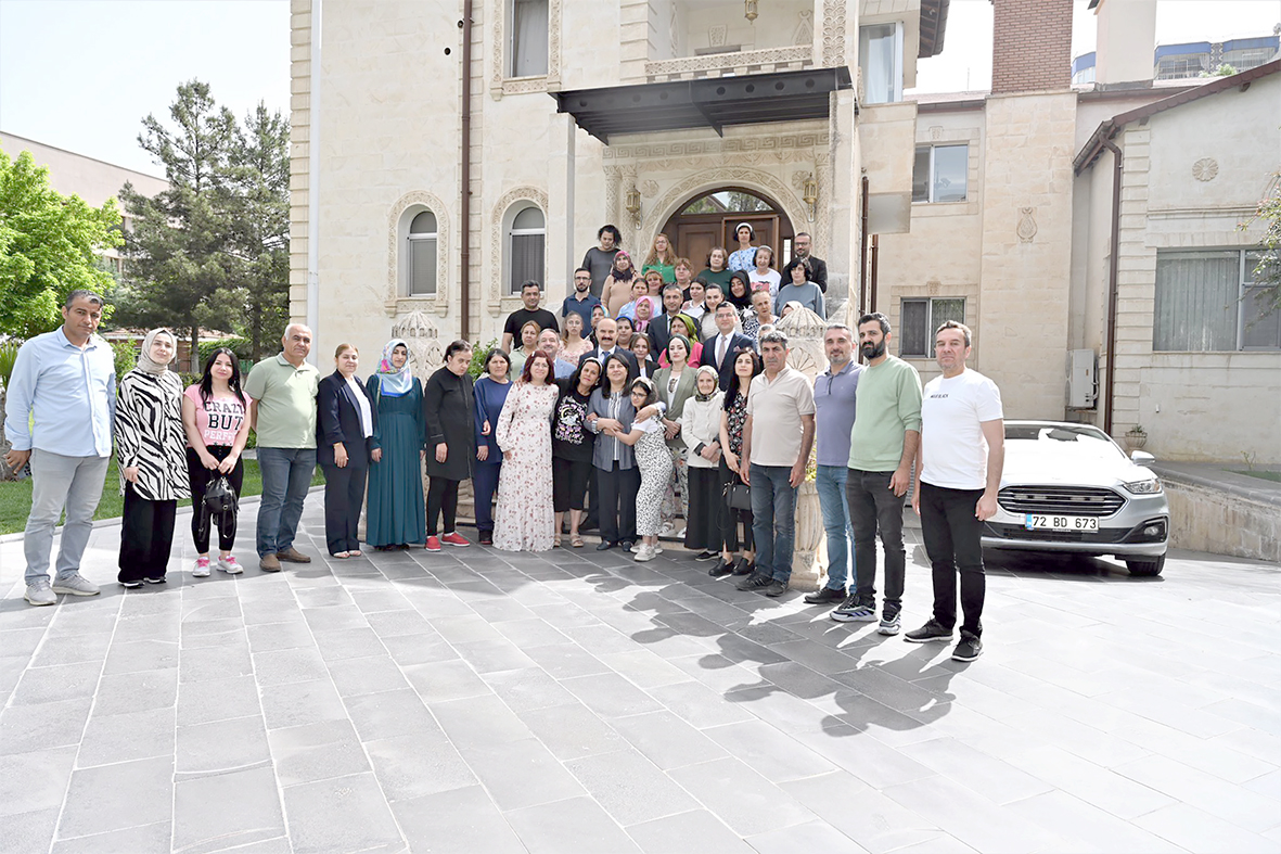 DEVLET KORUMASI ALTINDAKİ VATANDAŞLARI KAHVALTIDA AĞIRLANDI