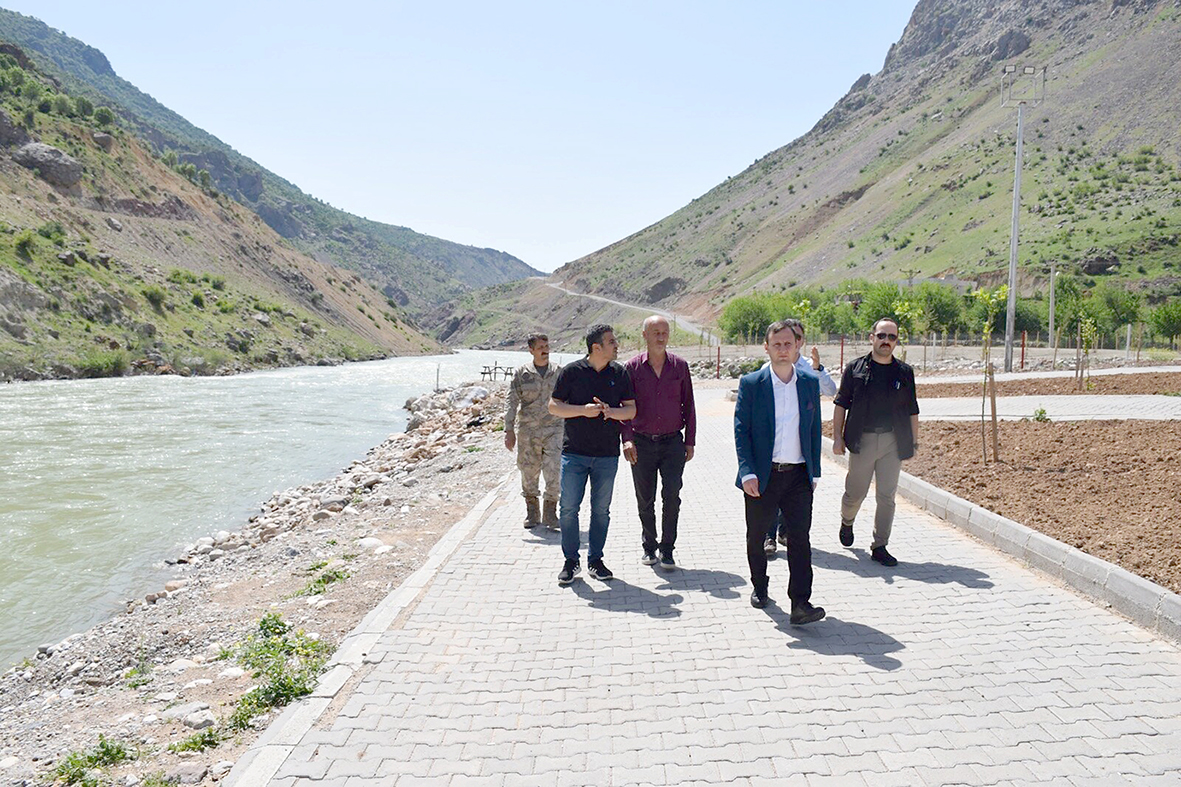 MESİRE ALANINDA DÜZENLEMELER DEVAM EDİYOR