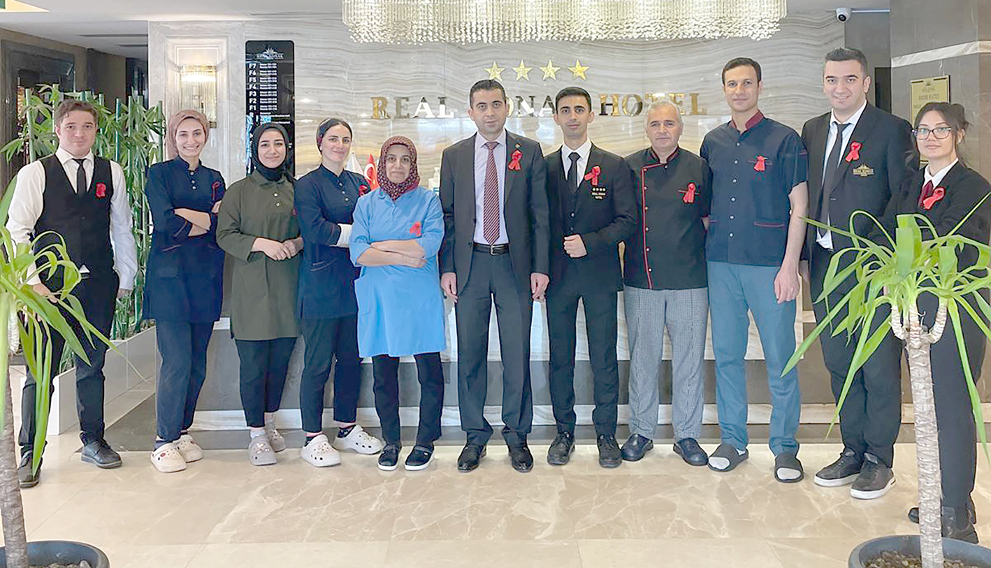 REAL KONAK HOTEL’DEN OTİZME KIRMIZI IŞIK