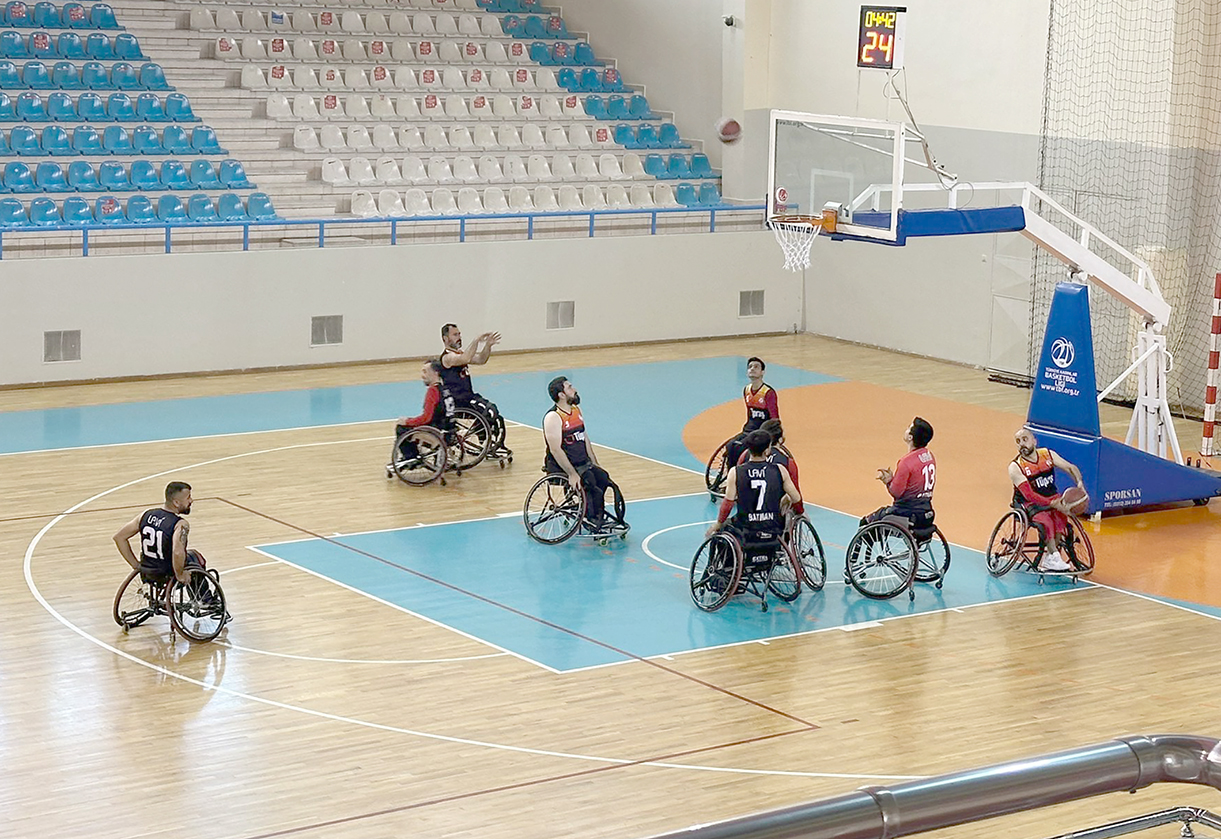 SKORA DEĞİL HAKEMLERE YENİLDİ