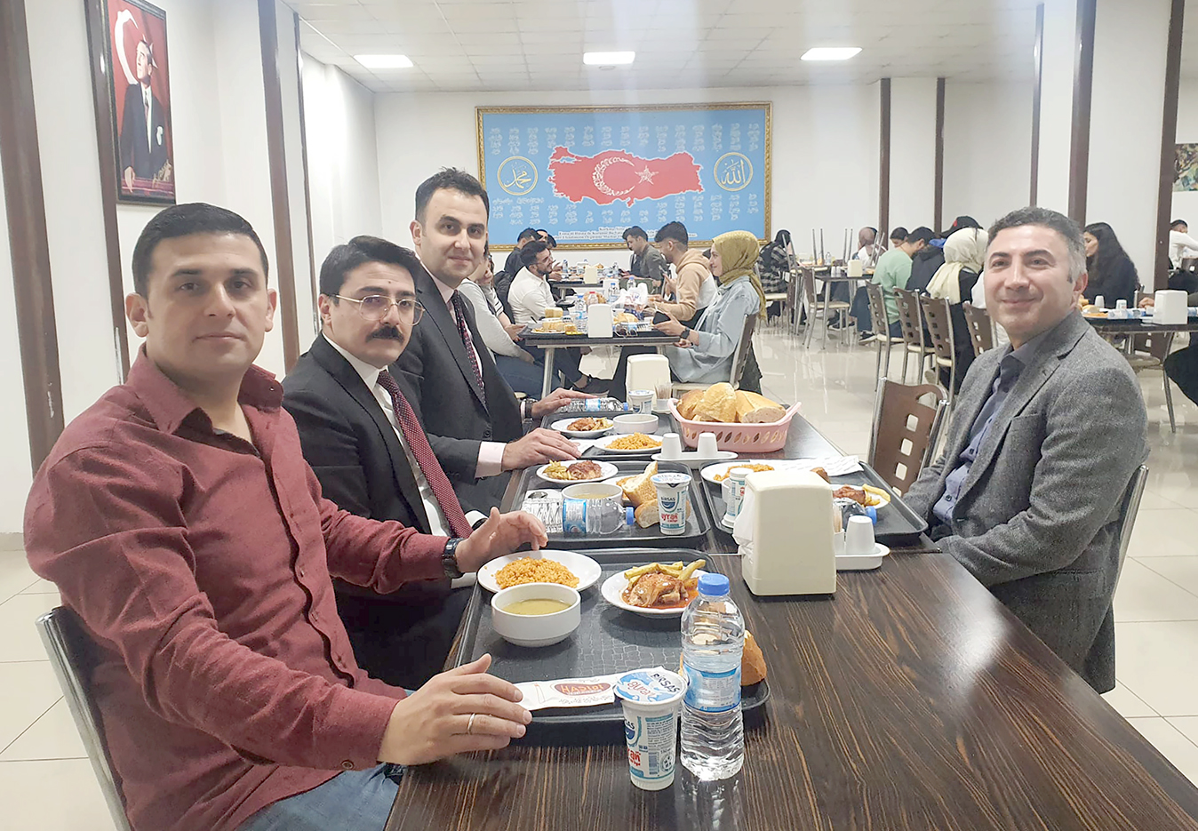 ÜNİVERSİTE ÖĞRENCİLERİYLE İFTAR