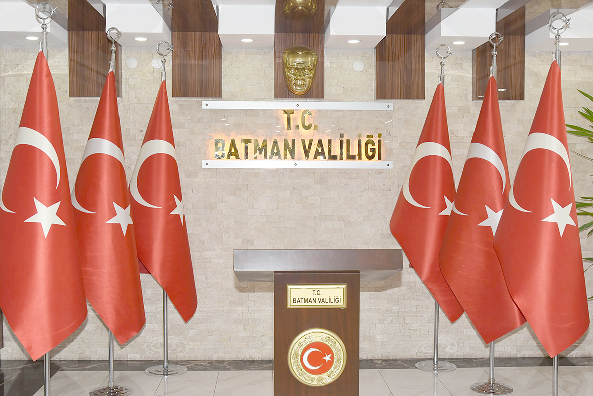 VALİLİK YALANLADI, BELEDİYE DÜZELTTİ…