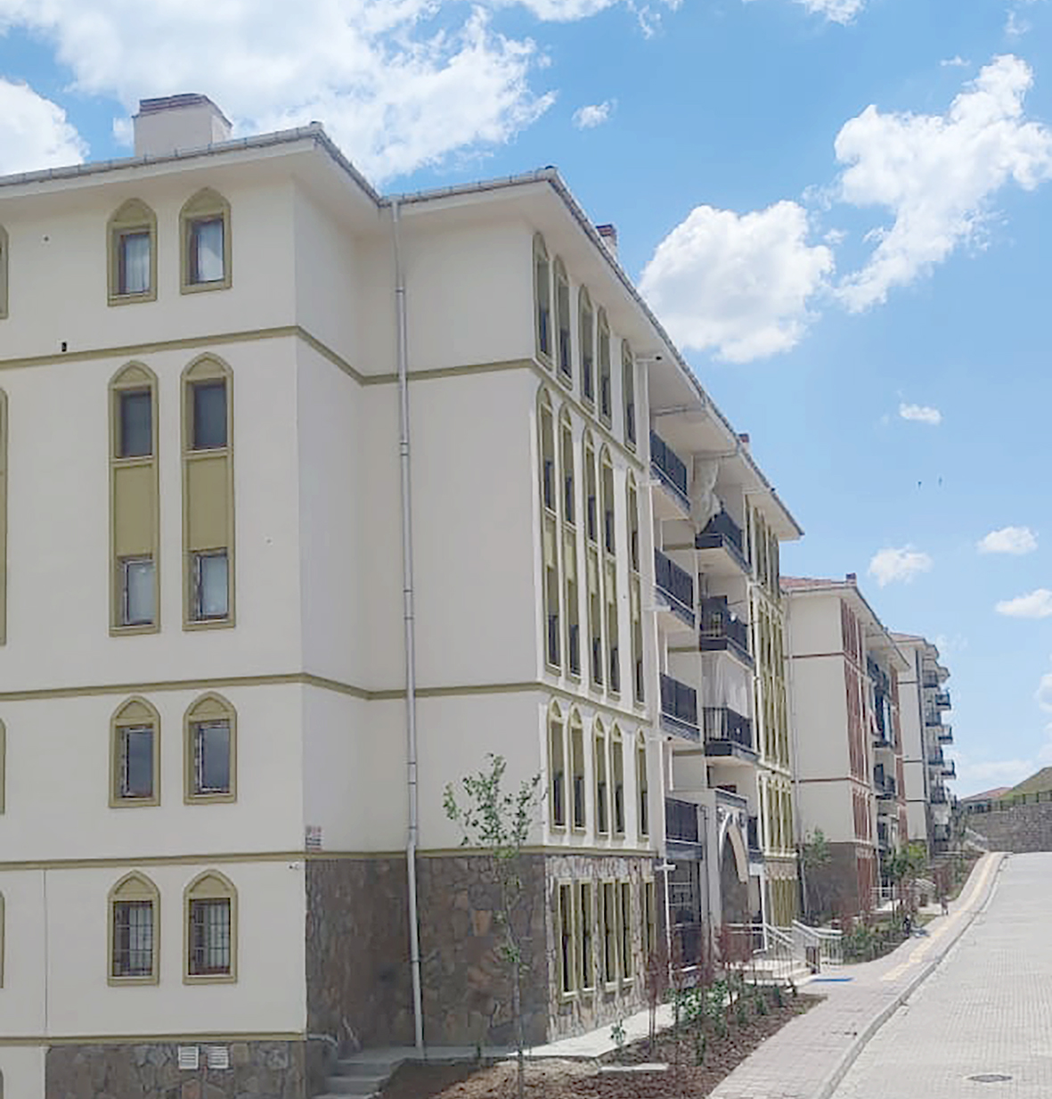 ASANSÖR SORUNU VATANDAŞLARI BEZDİRDİ!