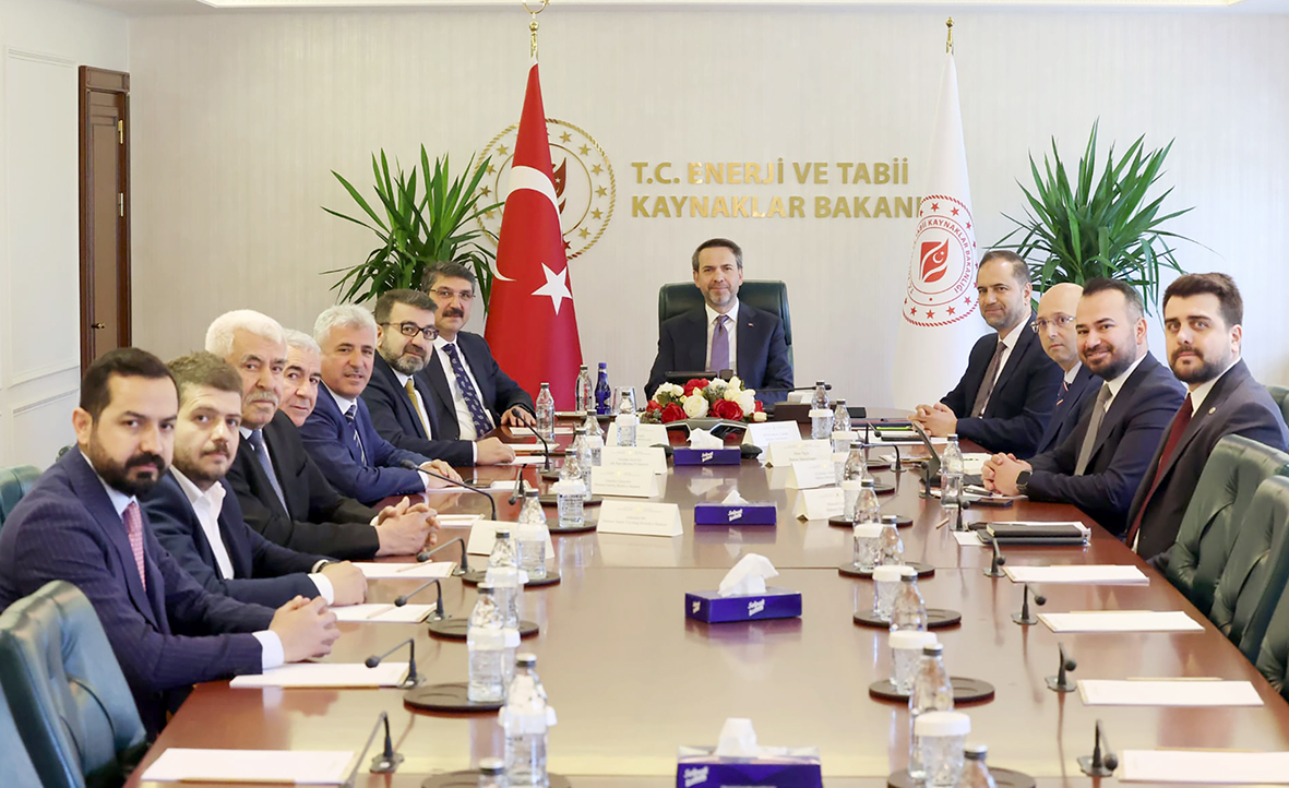 BAKAN BAYRAKTAR İLE GÖRÜŞTÜLER