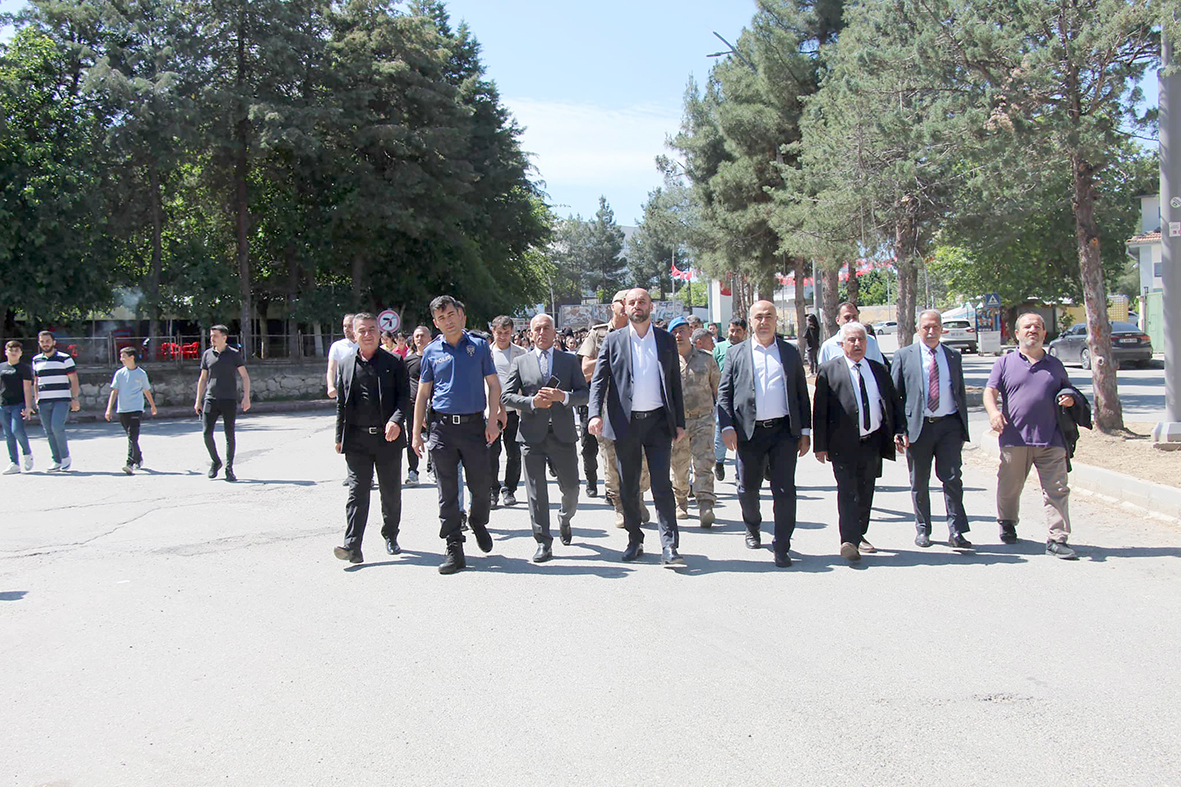 BEŞİRİ’DE 19 MAYIS YÜRÜYÜŞÜ YAPILDI