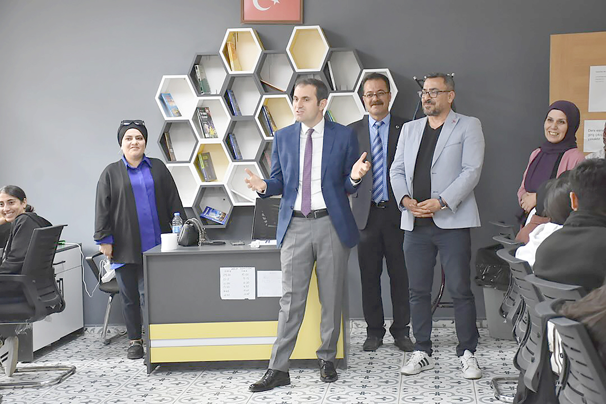 ÇATOM OKUMA SALONUNA ZİYARET