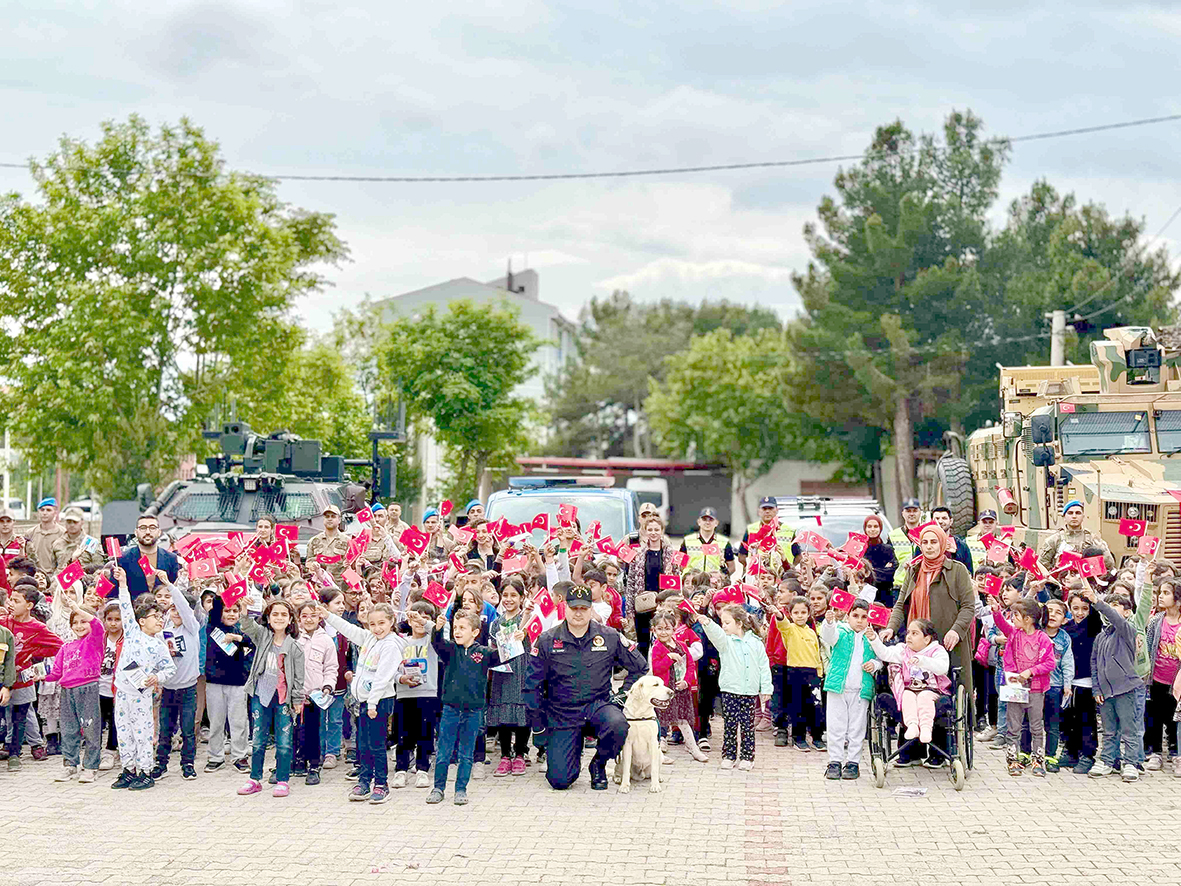 ÇOCUKLAR UNUTAMAYACAKLARI BİR GÜN YAŞADI
