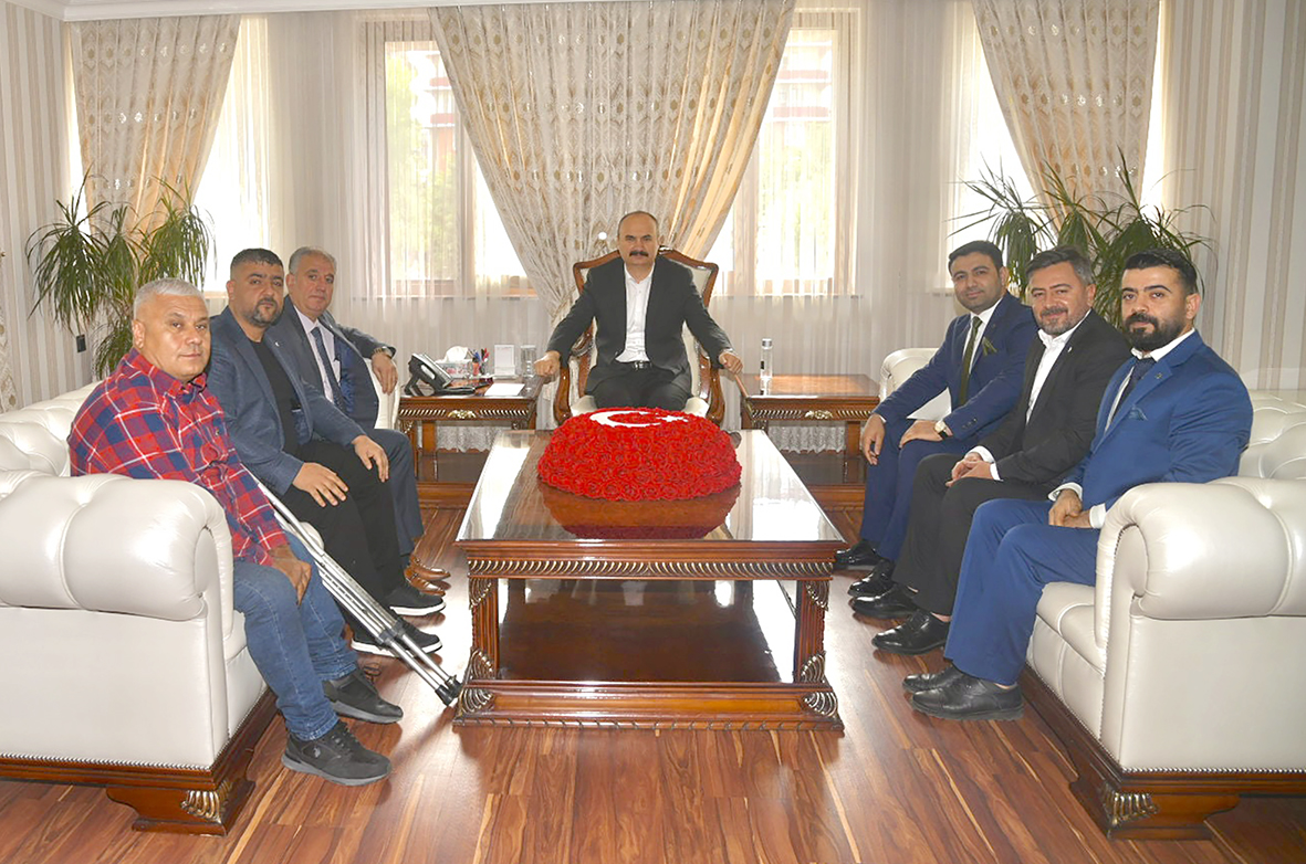 VALİ, GELECEK PARTİSİ YÖNETİMİNİ KABUL ETTİ