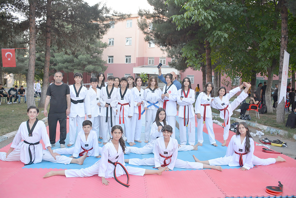 GENÇLİK HAFTASINDA MUHTEŞEM FİNAL