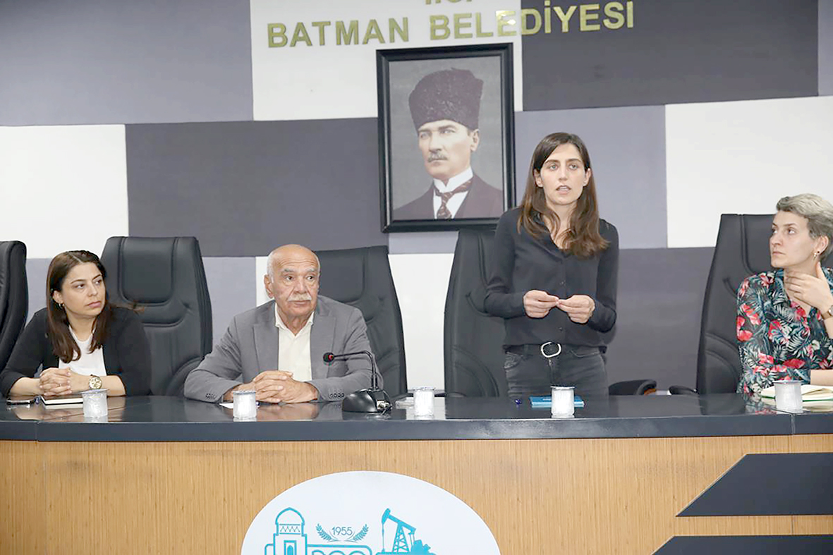 “HALKA SORUMLULUK ANLAYIŞIYLA İŞİMİZİ YAPMA GAYRETİ İÇİNDE OLALIM”