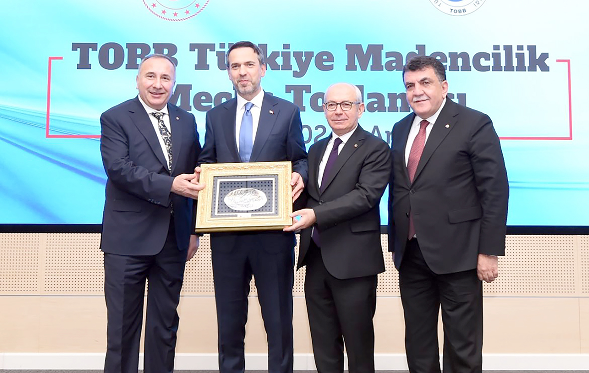 HEMŞERİMİZ KIRŞAN, MADENCİLİK SEKTÖRÜ TOPLANTISINDA KONUŞTU