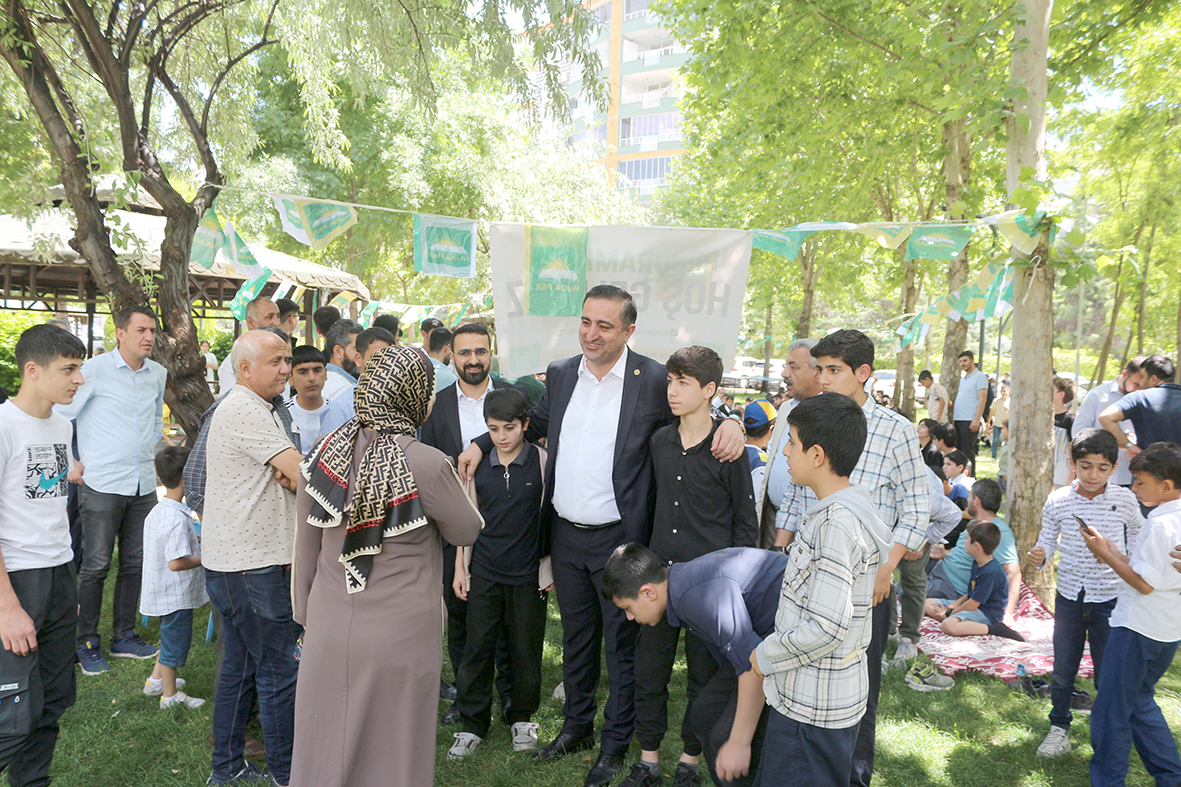 HÜR GENÇLİKTEN BAHAR ETKİNLİKLERİ