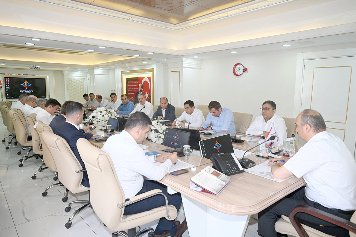 VALİ, KAYMAKAMLARI DİNLEDİ