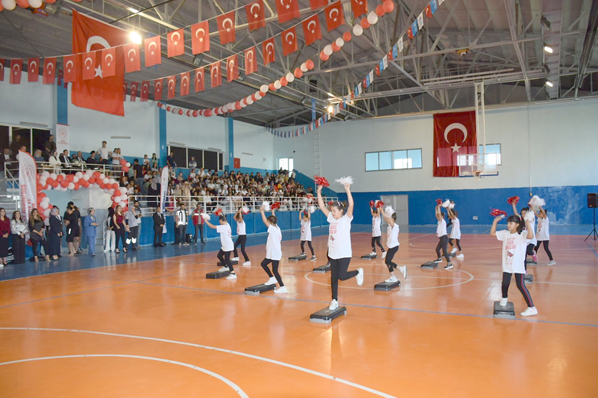 KOZLUK’TA 105. YIL COŞKUYLA KUTLANDI