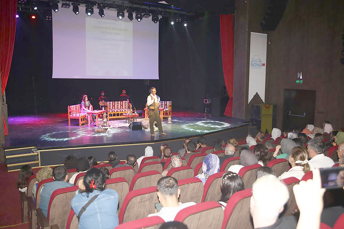 KÜRT DİL BAYRAMI MÜZİK PROGRAMIYLA KUTLANDI