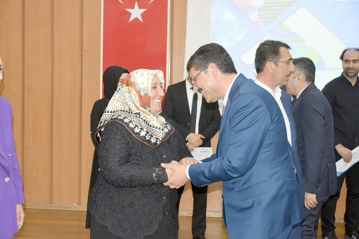 NASIROĞLU “ANNELERİMİZİN HAKLARINI ÖDEYEMEYİZ”