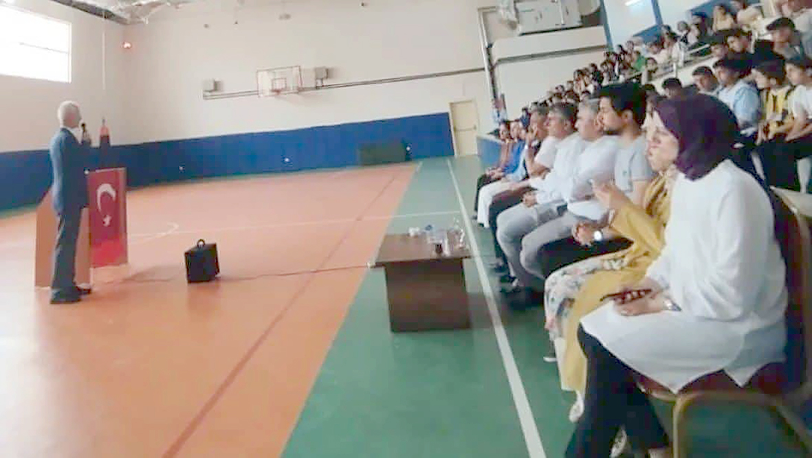 OKÇU, ÖĞRENCİLERLE BULUŞTU