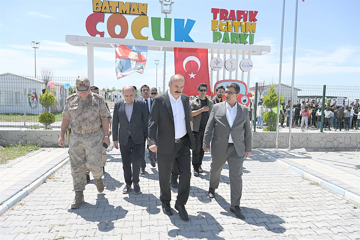 TRAFİK HAFTASI ‘HAYATLA YARIŞILMAZ’ TEMASIYLA KUTLANIYOR