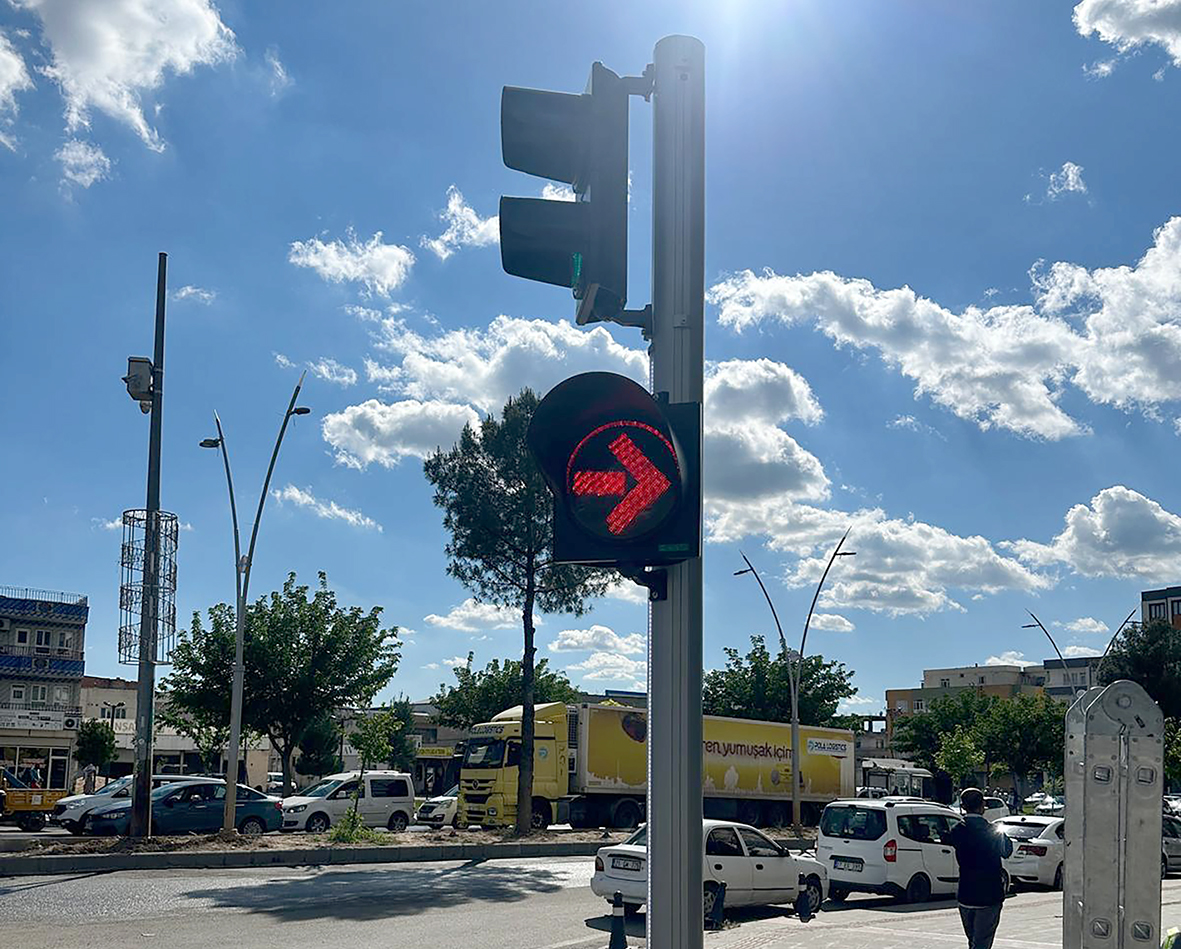 IŞIKLAR MEVZUATA UYGUN HALE GETİRİLDİ