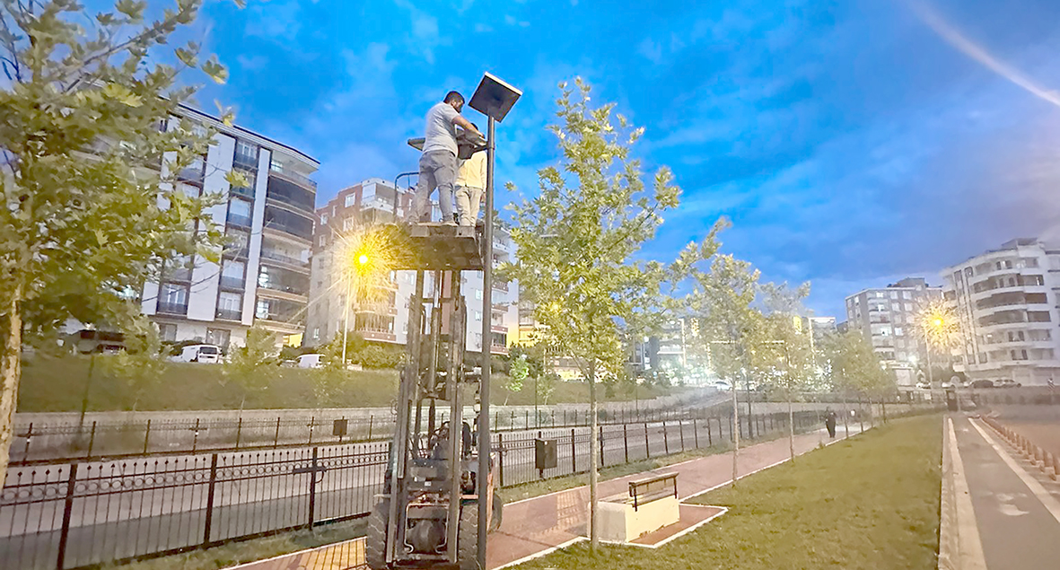 YÜRÜYÜŞ YOLU AYDINLATMA SORUNU GİDERİLDİ