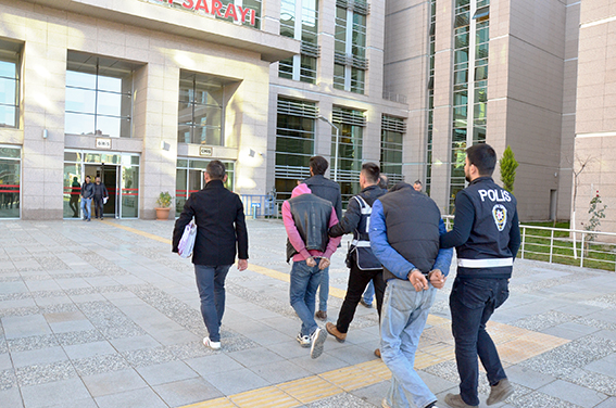BAHİSÇİLERE BASKIN!