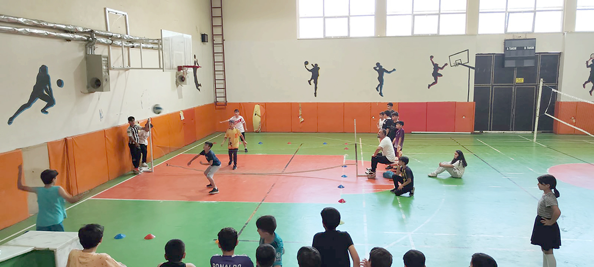 30 TAKIMLI AYAK TENİSİ TURNUVASI