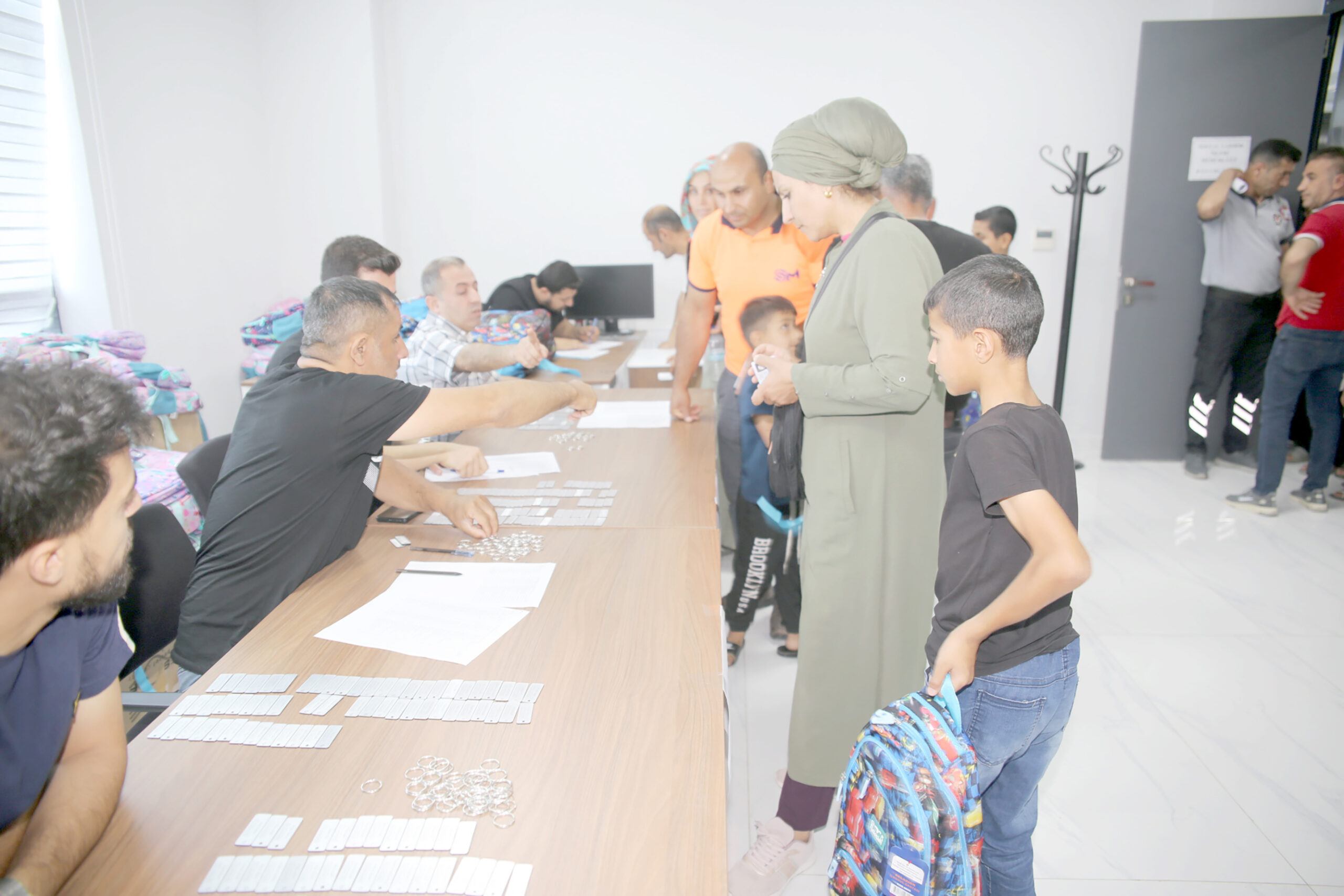 300 ÖĞRENCİYE KIRTASİYE YARDIMI