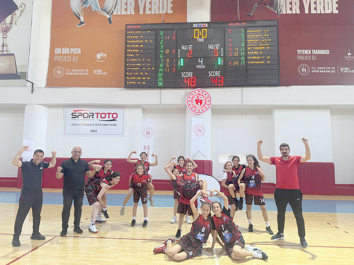 BASKETBOLDA TARİH YAZAN OKUL…