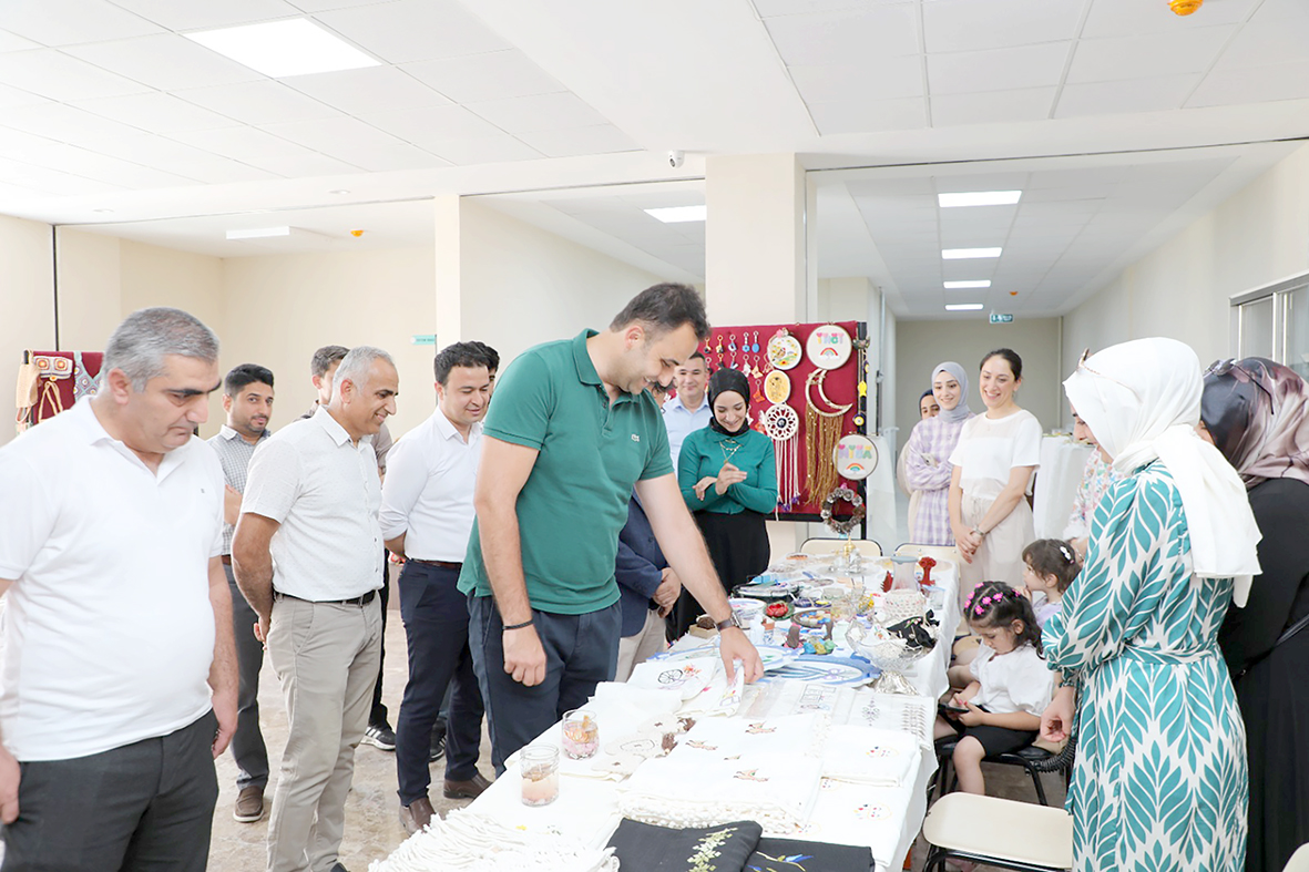 HEM’DEN YIL SONU SERGİSİ