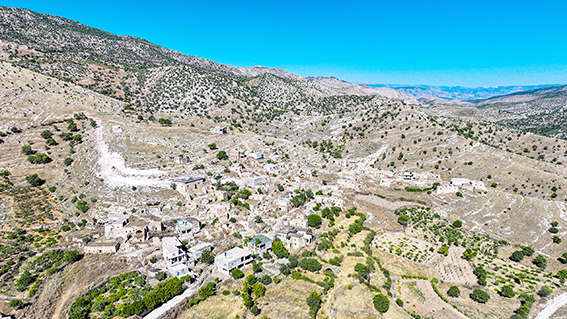 KÖYLER YENİ YOLLARA KAVUŞUYOR