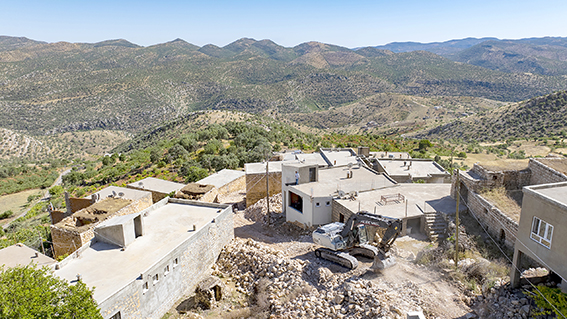 KÖYLERDE YOL ÇALIŞMALARI SÜRÜYOR