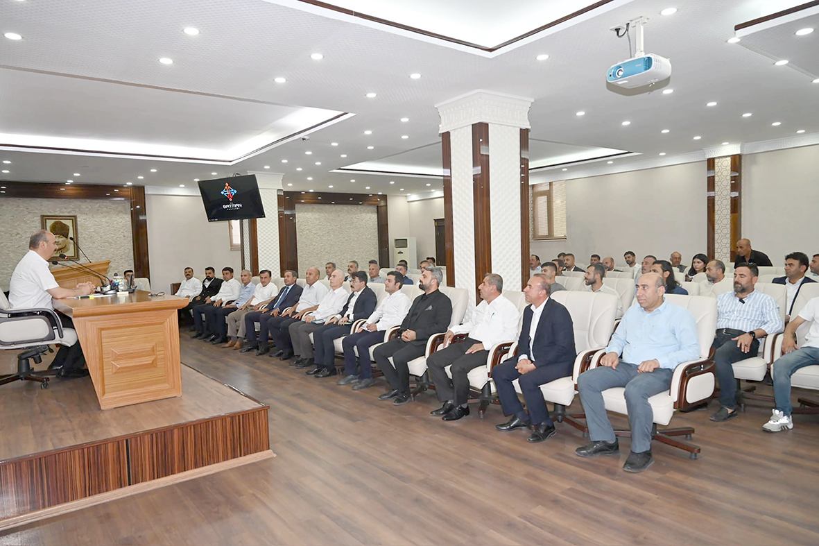 MAHALLE VE KÖY MUHTARLARINDAN VALİ CANALP’A ZİYARET
