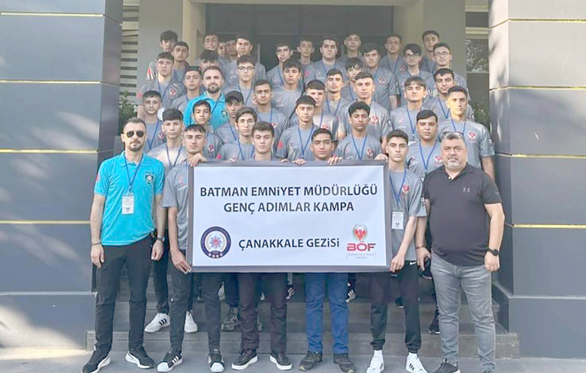 ÖĞRENCİLER ÇANAKKALE’YE UĞURLANDI