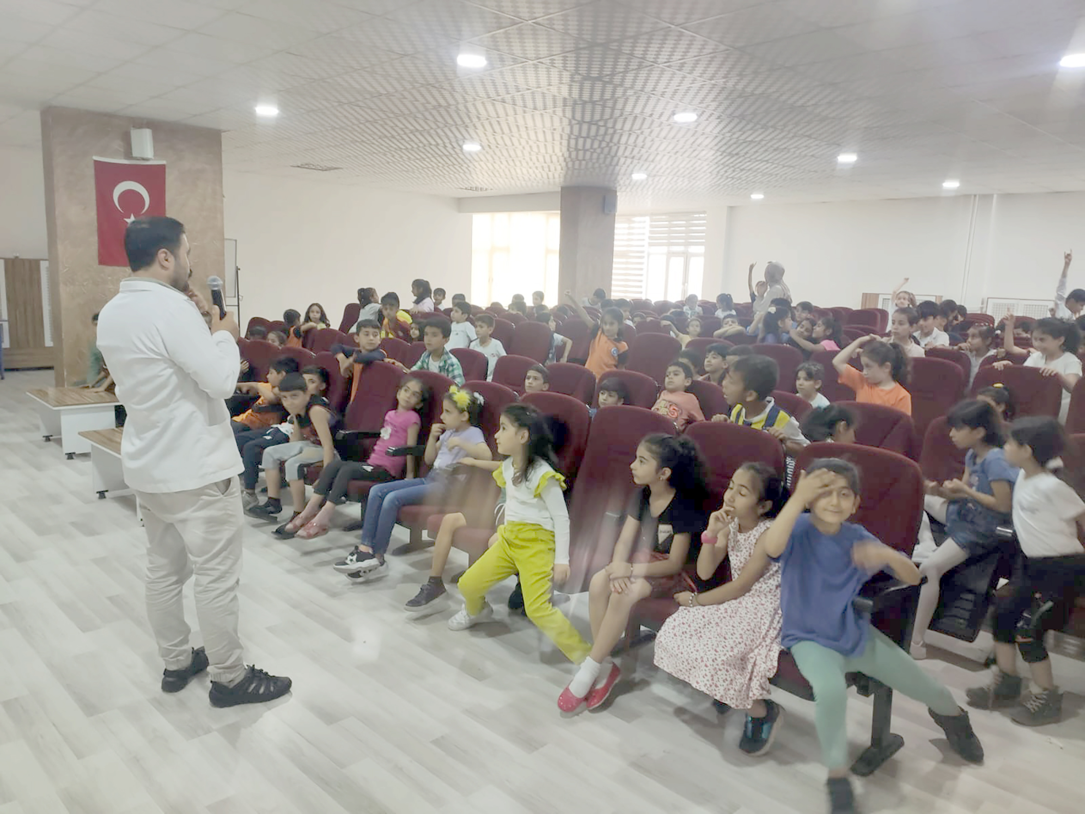 ÖĞRENCİLERE DİŞ TEDAVİSİ VE EĞİTİM