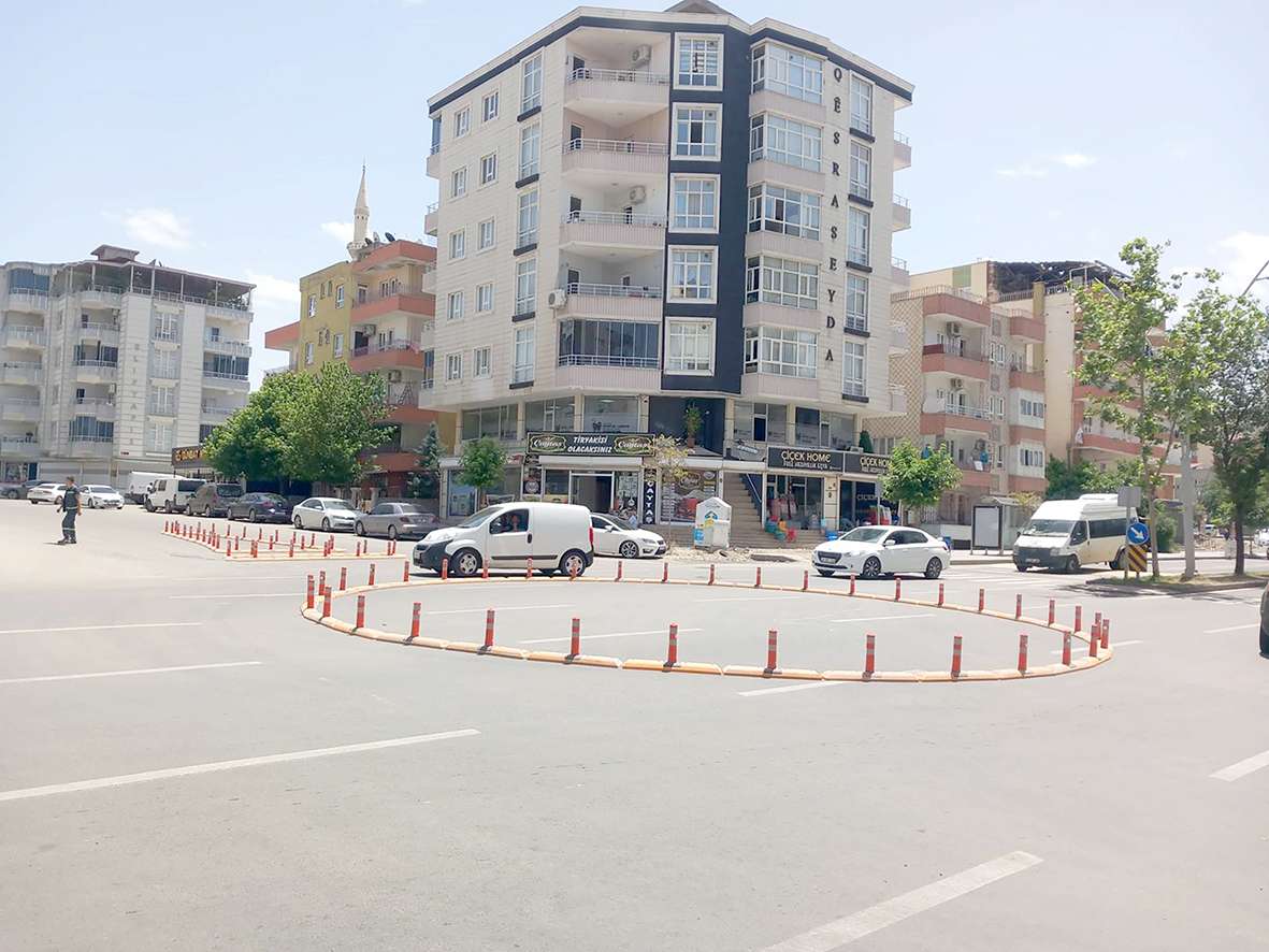 SANAL KAVŞAKLARLA TRAFİK GÜVENLİĞİ SAĞLANIYOR